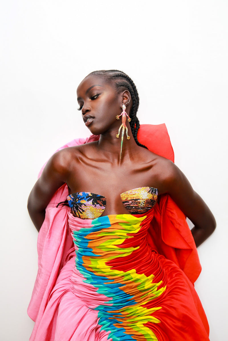 ANOK YAI EN SCHIAPARELLI HAUTE COUTURE À LA SOIRÉE HARPER’S BAZAAR ICONS