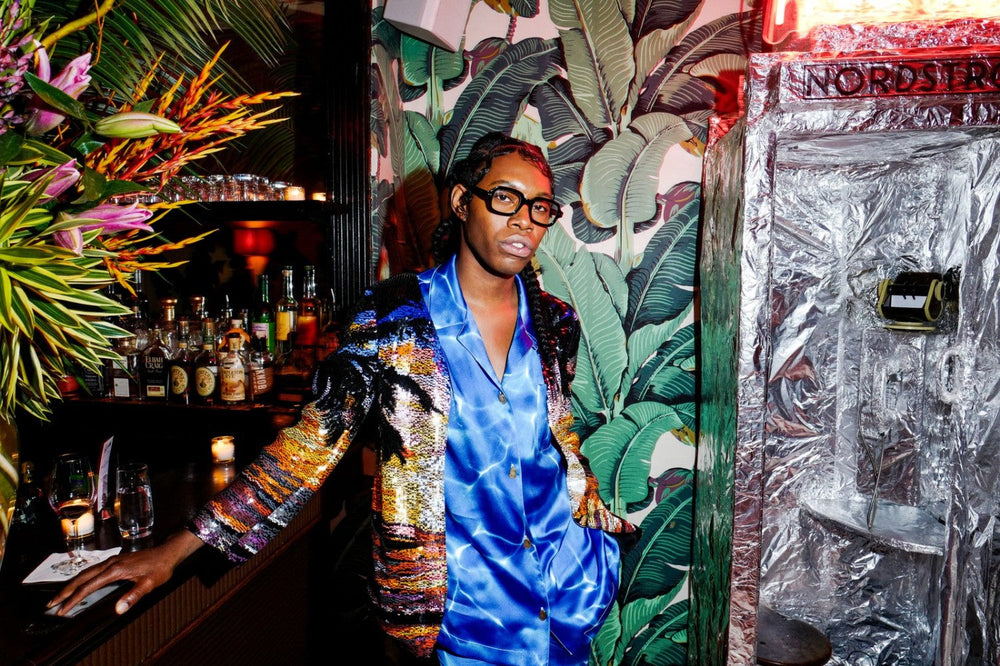 JEREMY O. HARRIS EN SCHIAPARELLI<br>À LA SOIRÉE ORGANISÉE PAR INTERVIEW MAGAZINE