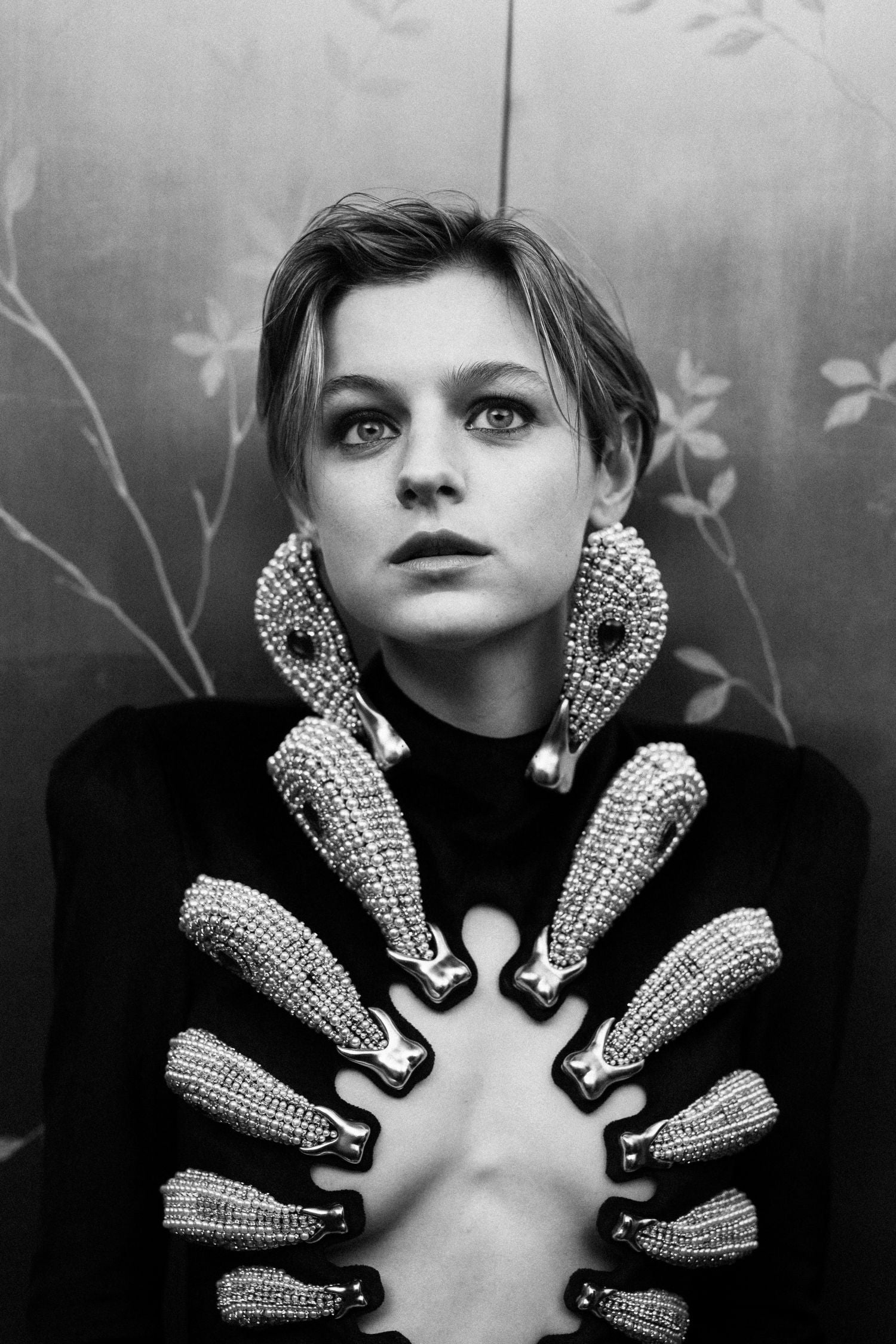 EMMA CORRIN EN SCHIAPARELLI HAUTE COUTURE  À LA 26ÈME CÉRÉMONIE DES CRITICS CHOICE