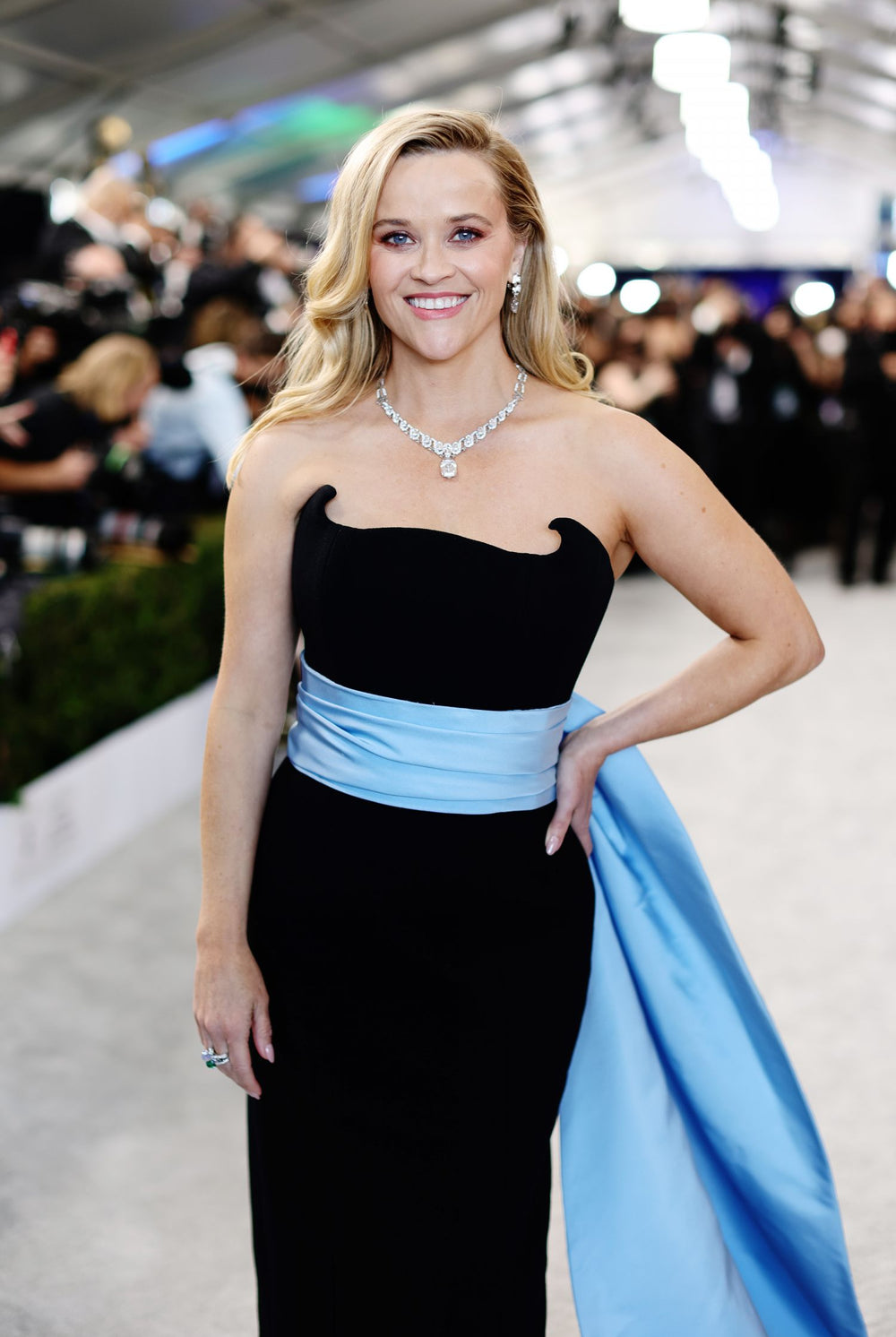 reese witherspoon cocktail dress Reese Witherspoon Black And Red Cocktail Dress 2014 Hollywood Film Awards