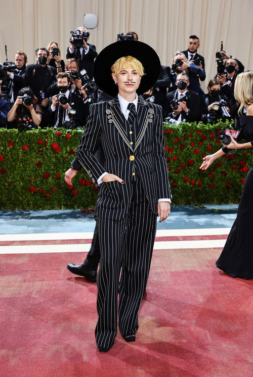 JESSIE BUCKLEY WORE SCHIAPARELLI READY-TO-WEAR FALL WINTER 2022 TO THE MET GALA