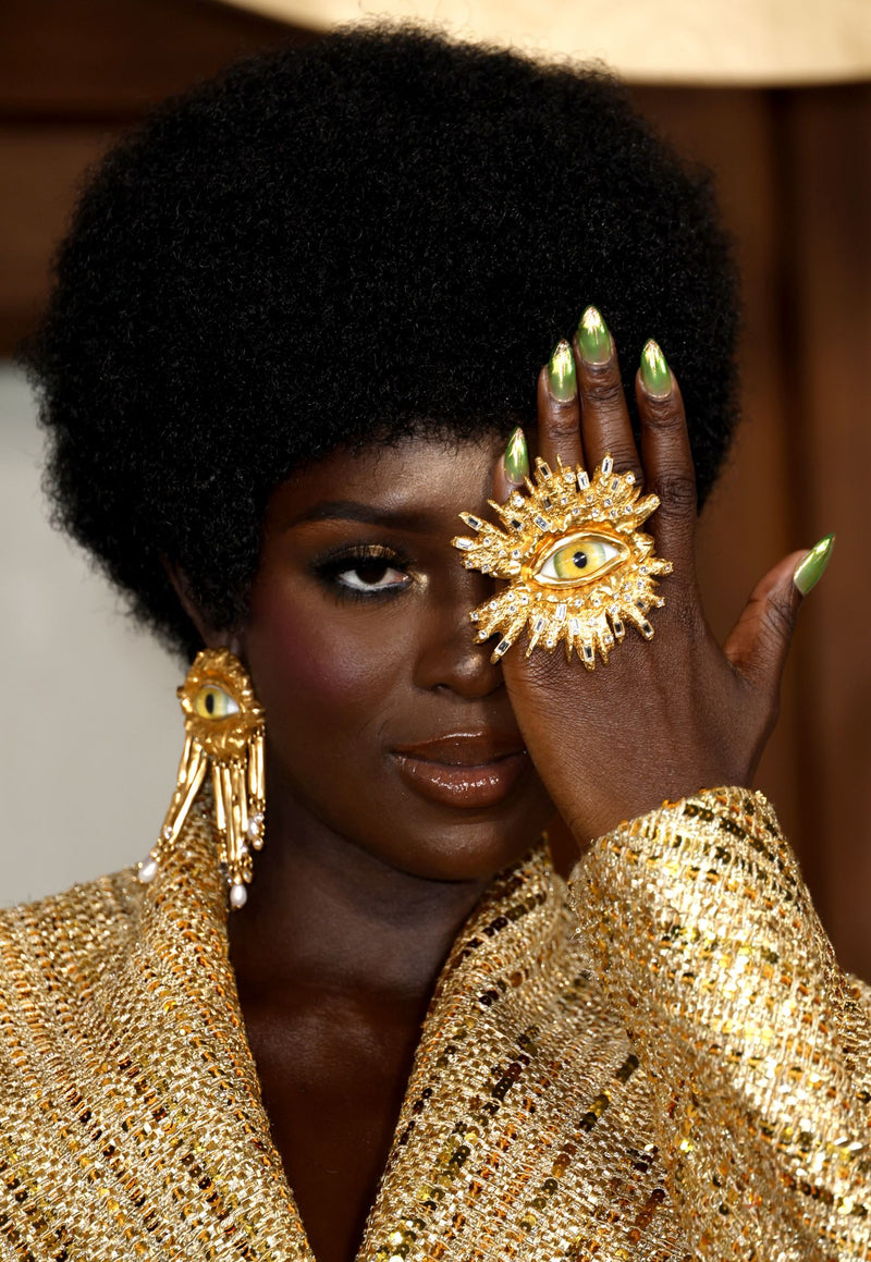 JODIE TURNER-SMITH WORE SCHIAPARELLI READY-TO-WEAR SPRING/SUMMER 2023 TO THE LA PREMIERE OF “MURDER MYSTERY 2”