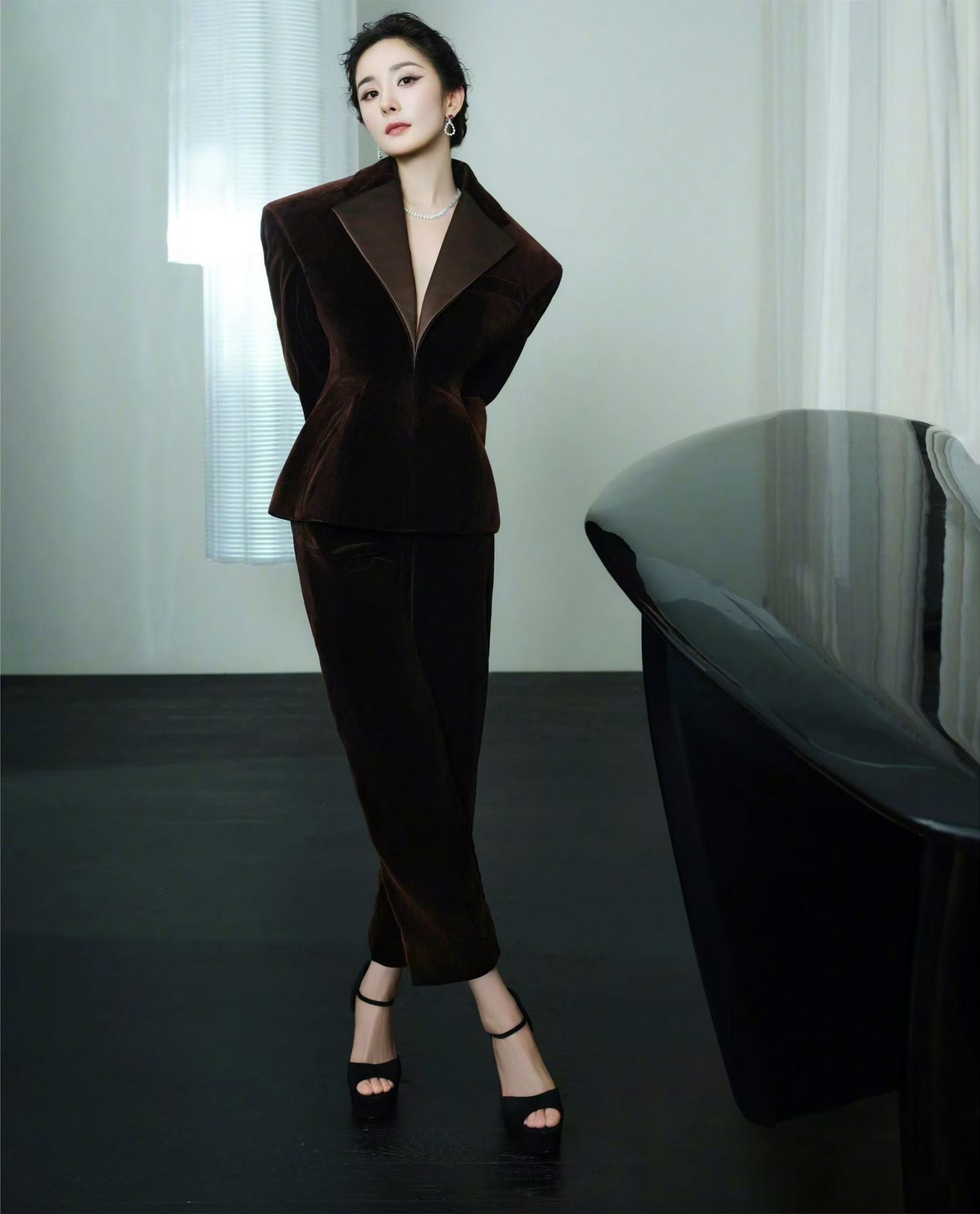 YANG MI WORE SCHIAPARELLI HAUTE COUTURE<br>TO THE 2024 VOGUE CHINA ANNUAL GALA