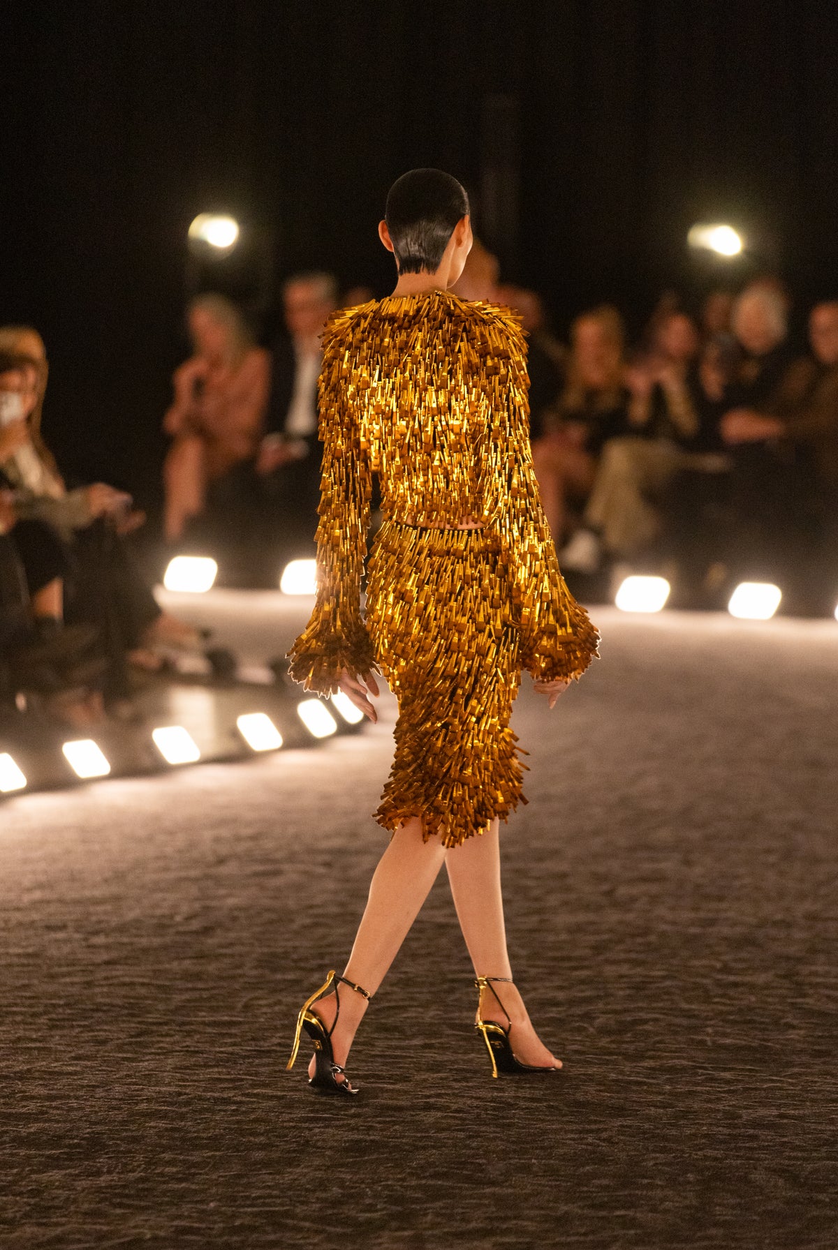 LOOK 38