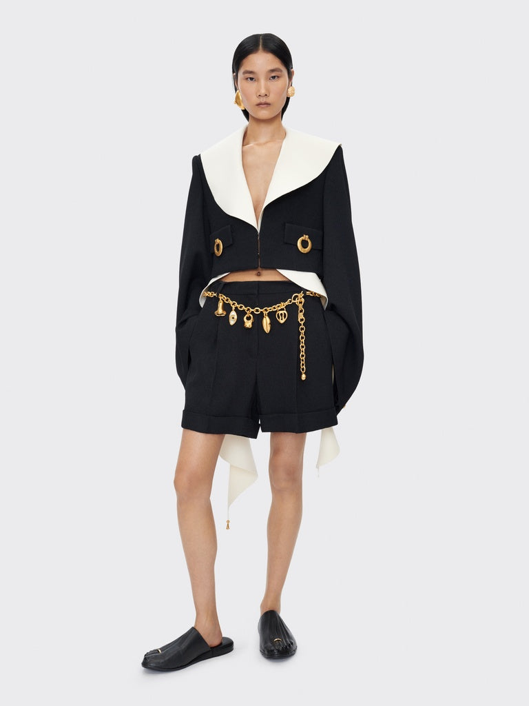 SQUARE-SHOULDERED COLLARLESS JACKET