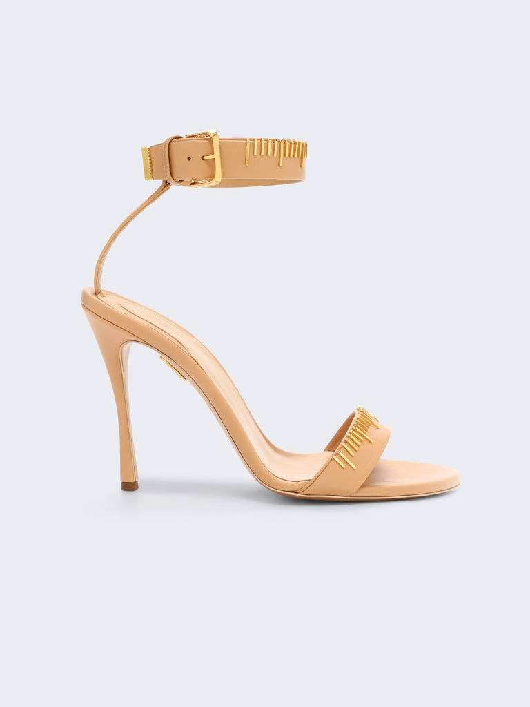 packshot2_CS661915_403