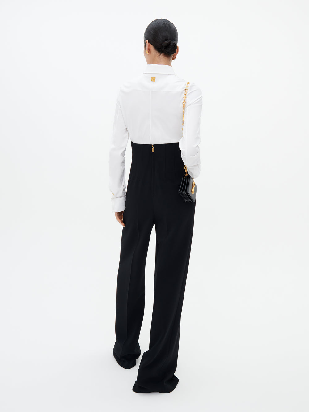 worn_IC00CH010420S_100