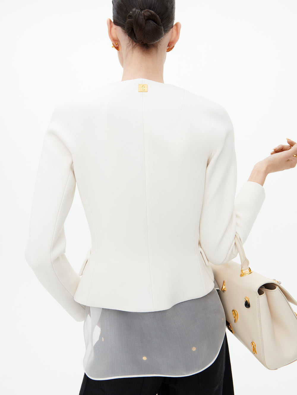 worn_VE00012401_107