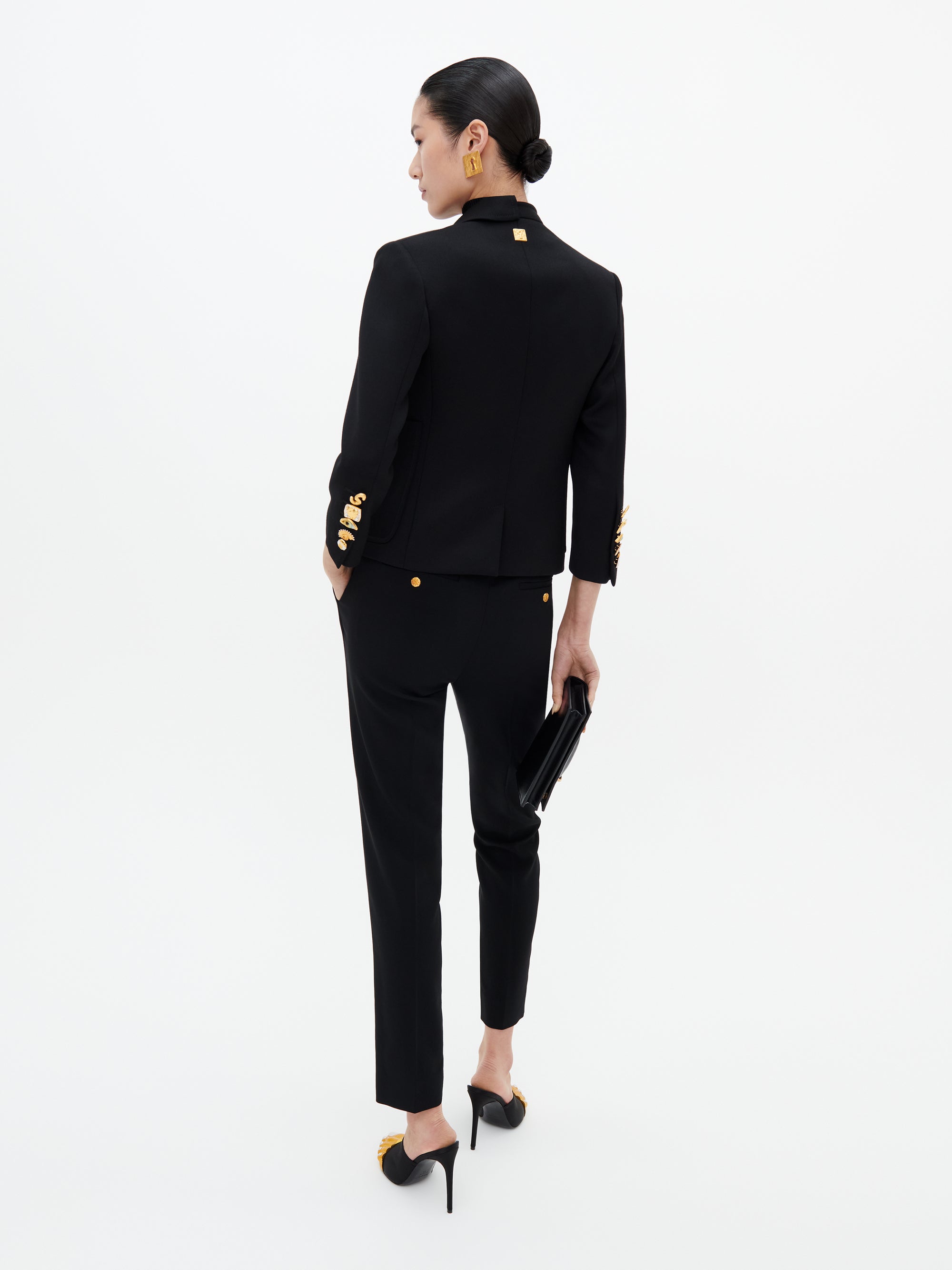 worn_VE00177005_999
