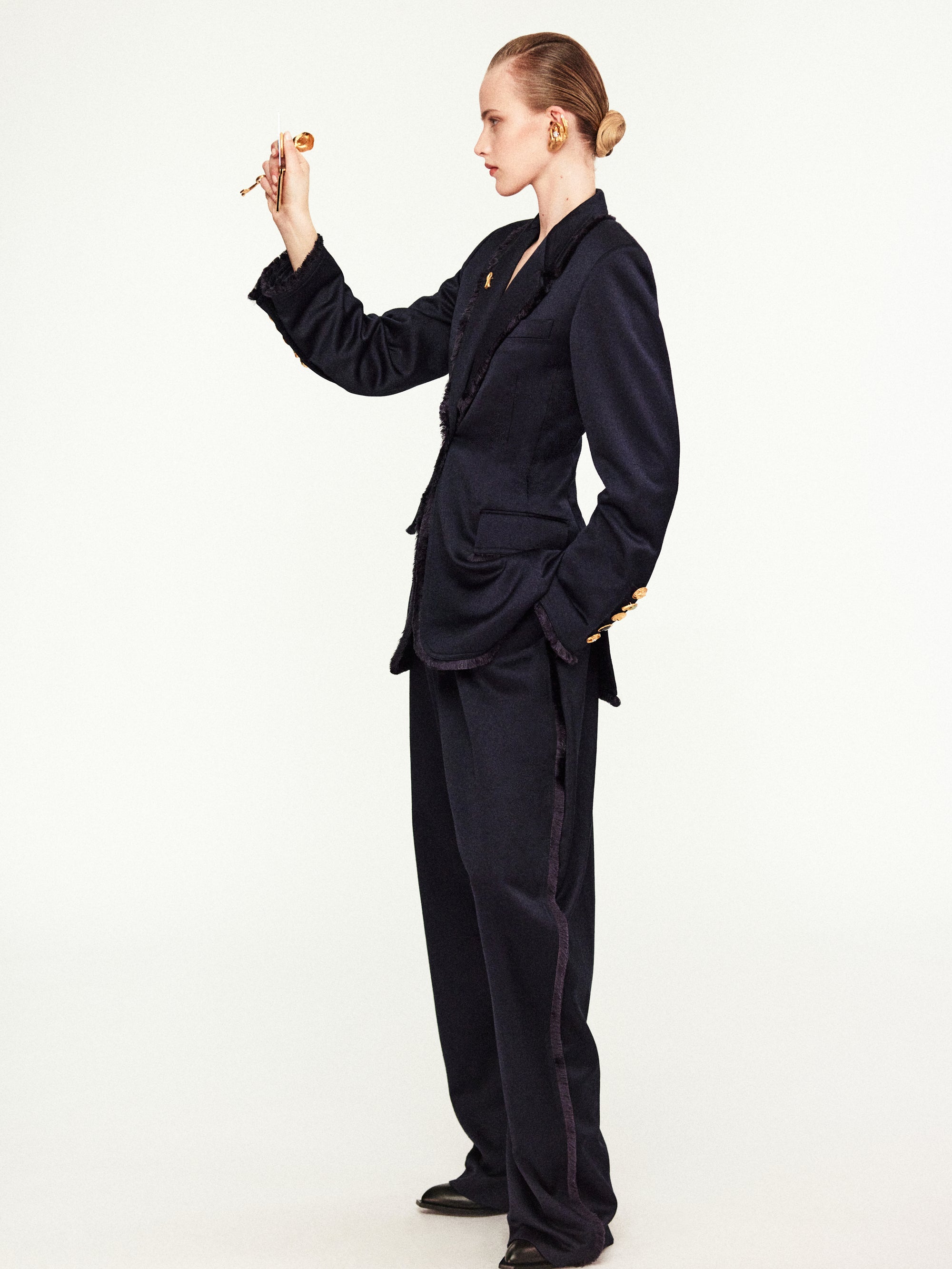 worn_VE01481501_701