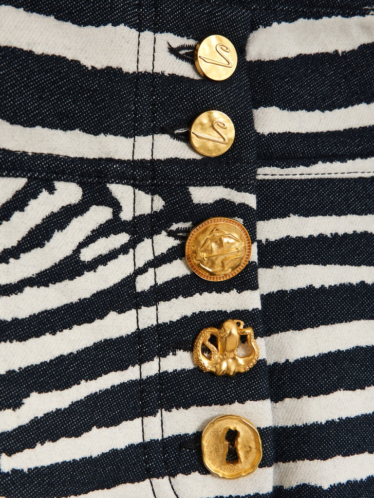 zoom1_PA00933440_982