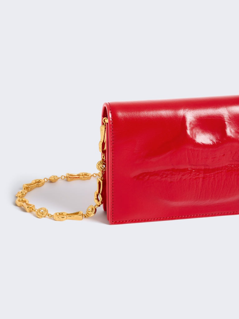 MOLDED MOUTH CHAIN CLUTCH