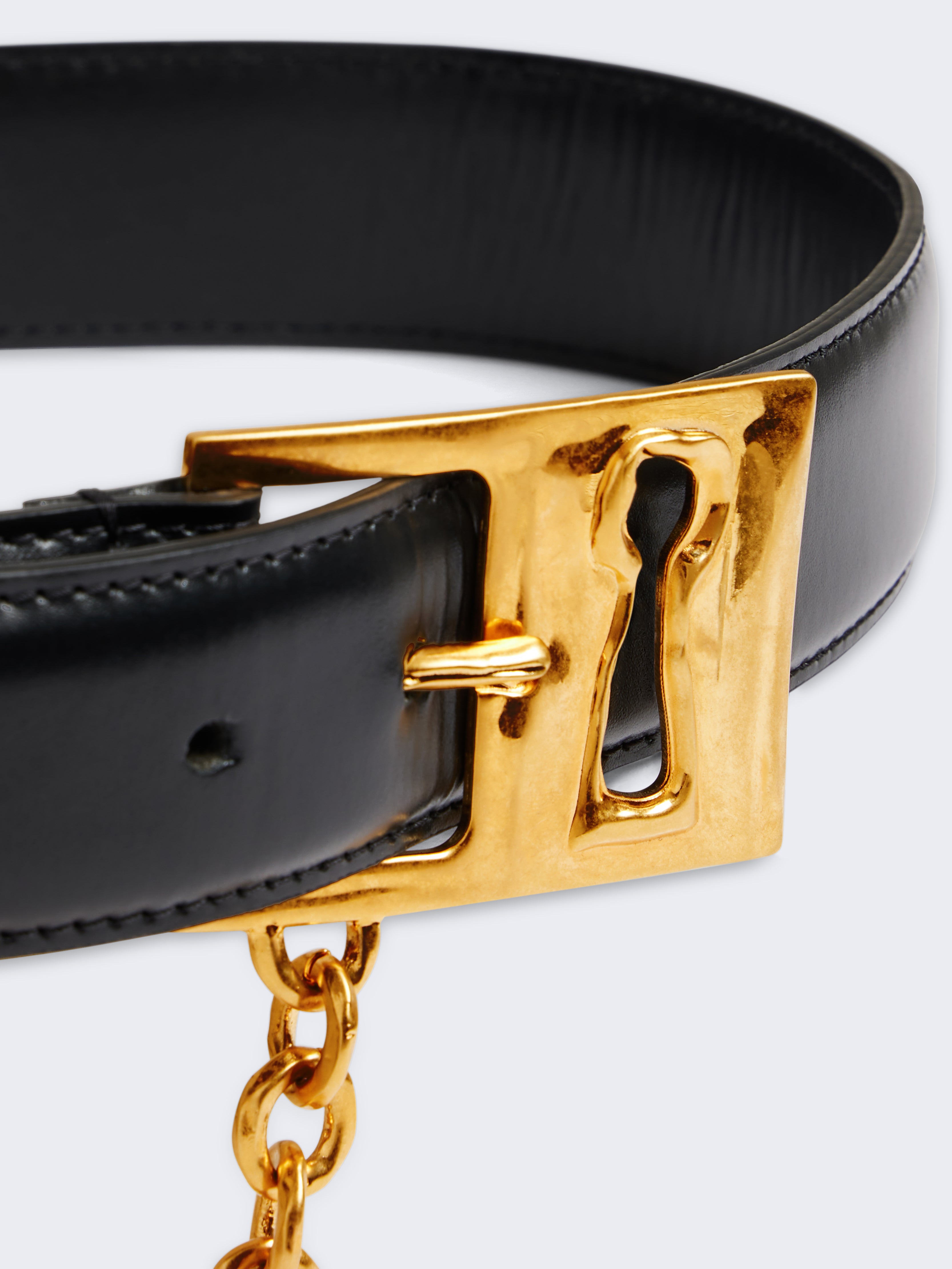 GUSSET CHAIN KEYHOLE BELT