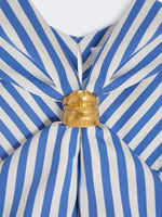 zoom1_RO01810437_700