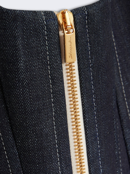 zoom1_RO02363413_700