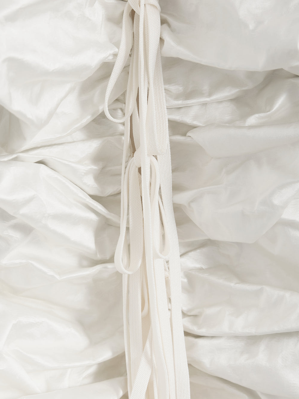 ROBE CARDIGAN À VOLANT SCULPTURAL