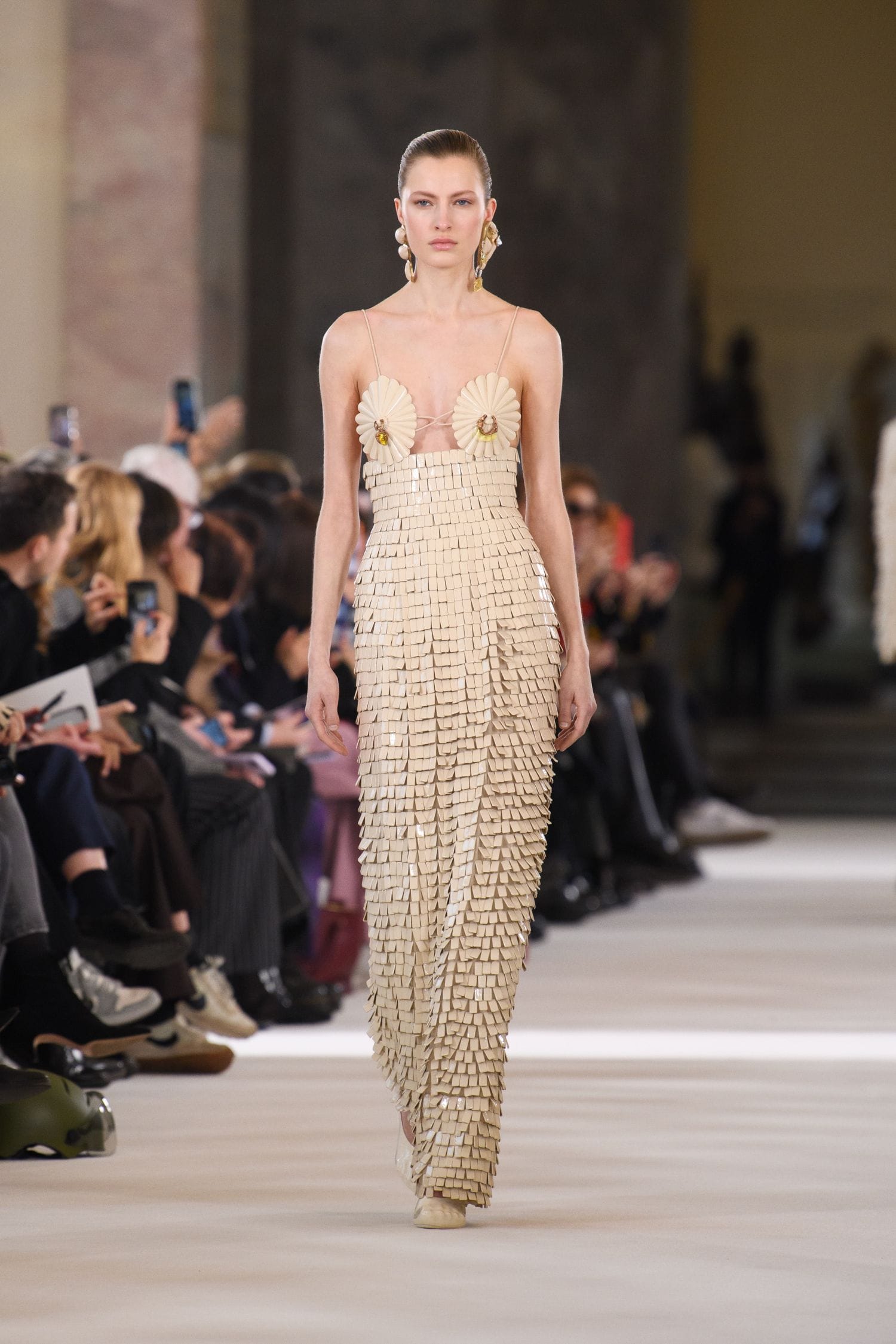 Maison Schiaparelli Haute Couture PRINTEMPSÉTÉ 2023 4 / 32 LOOK 4