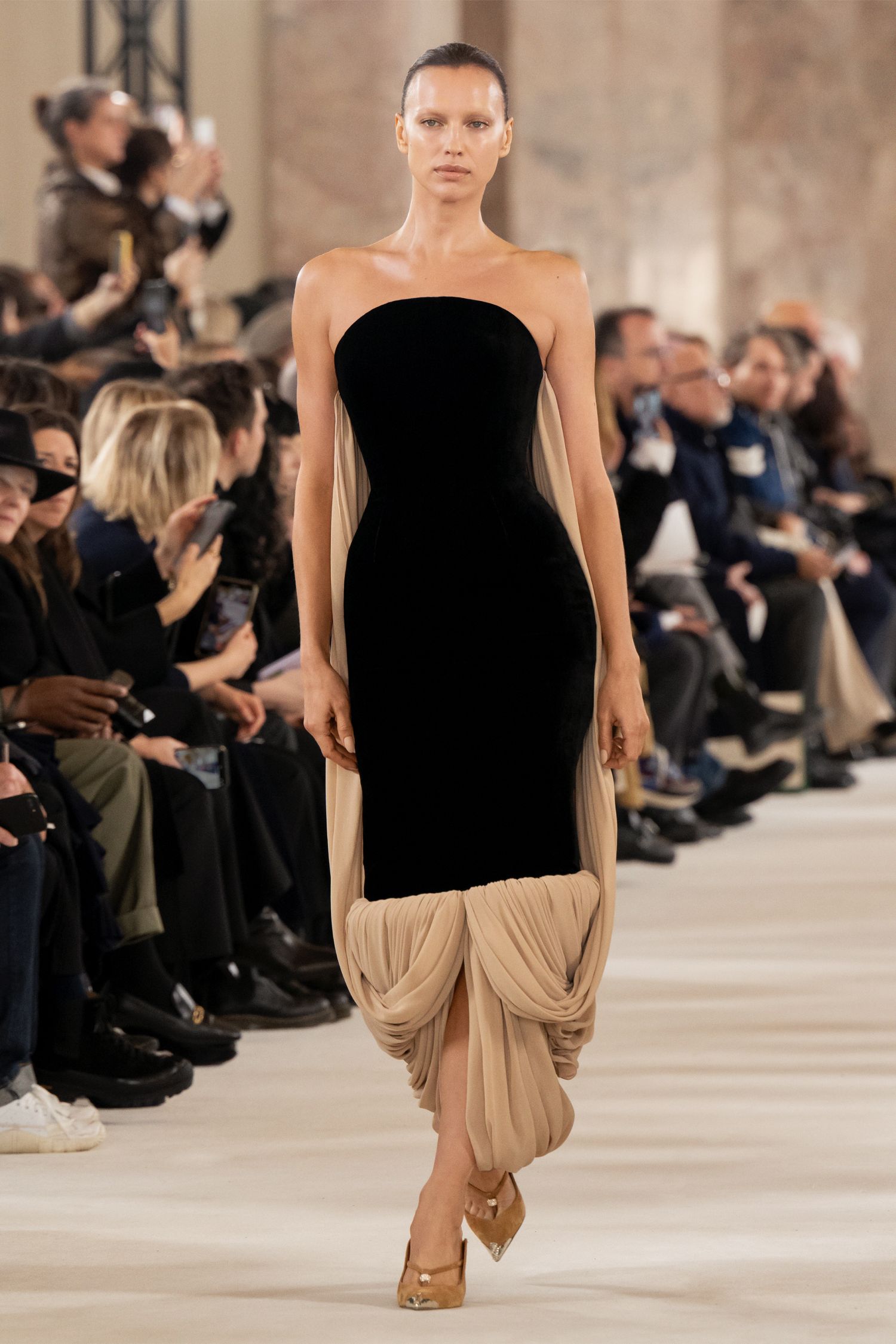 Maison Schiaparelli - Haute Couture Spring-summer 2024 : 26 / 32 - LOOK 26