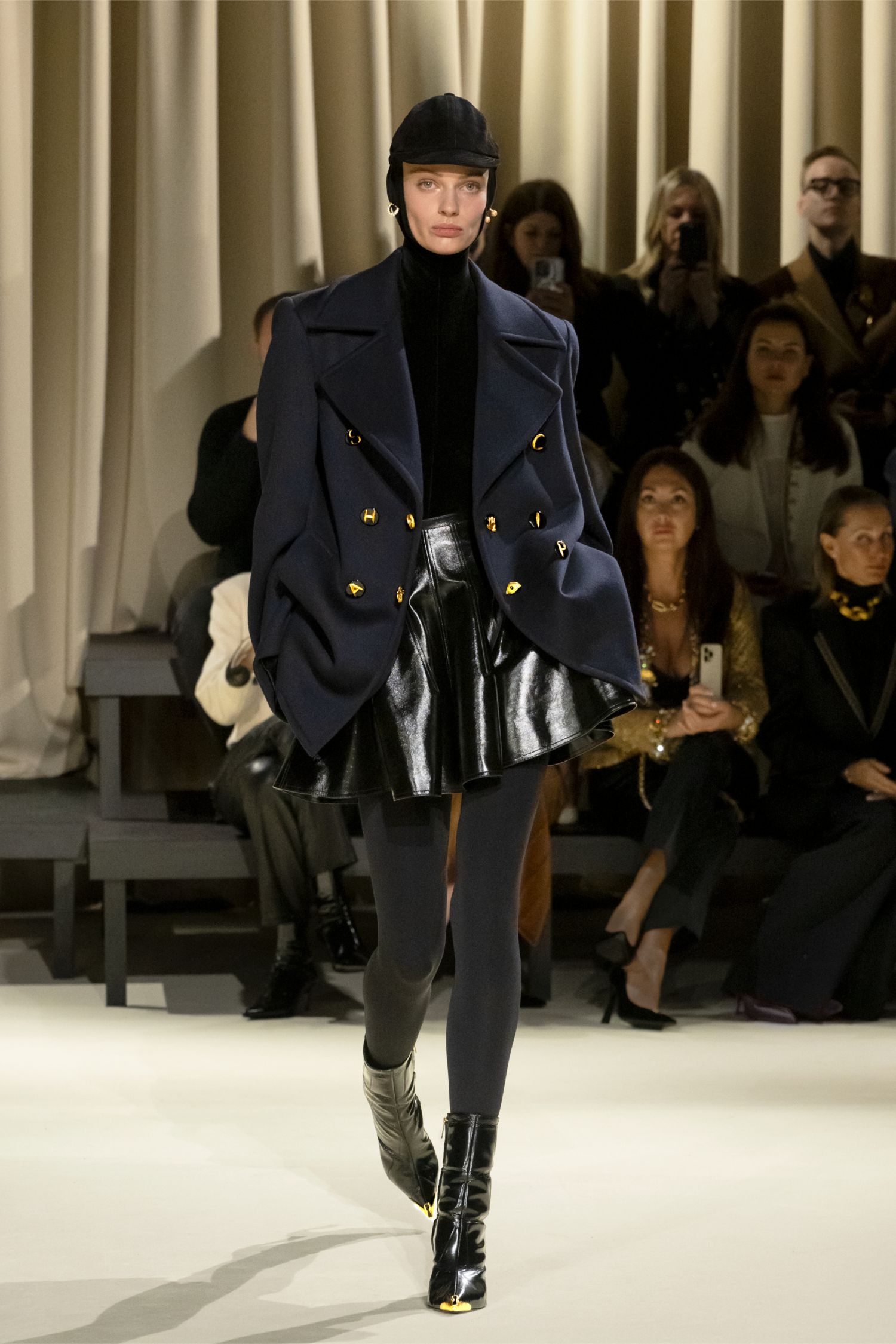 Maison Schiaparelli - Ready-to-Wear FALL-WINTER 2024/25 : 9 / 40 - LOOK 9