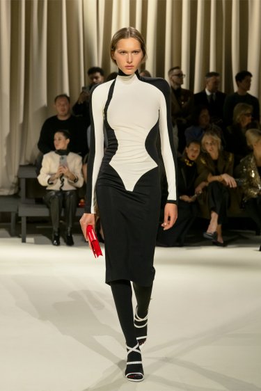 Maison Schiaparelli - Ready-to-Wear FALL-WINTER 2024/25 : 14 / 40 - LOOK 14