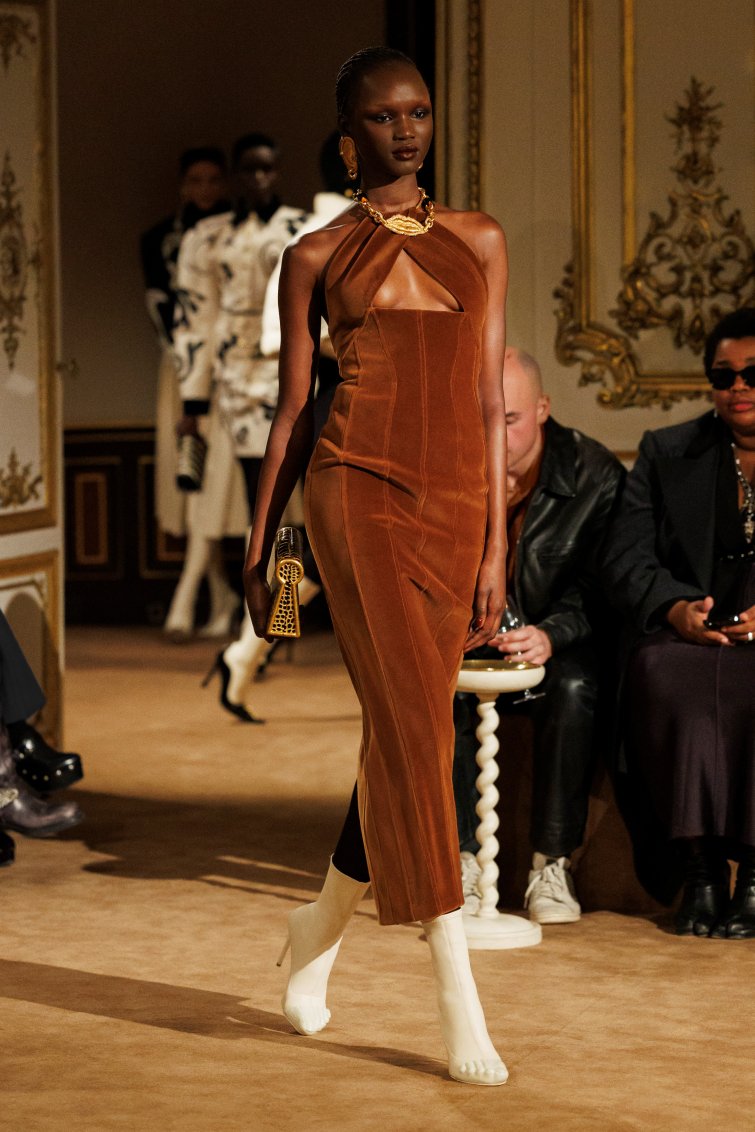 Maison Schiaparelli - Haute Couture Fall-Winter 2023/24 : 19 / 30 - LOOK 19